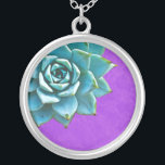 Collier Aquarelle Succulente dentelle pourpre<br><div class="desc">Ce collier romantique présente un aqua succulent sur un arrière - plan en dentelle violette. Si vous planifiez un mariage et y compris des succulents dans vos bouquets,  ceux-ci feraient de jolis colliers de demoiselles d'honneur.</div>