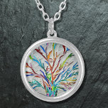 Collier Arbre De Vie<br><div class="desc">Ce collier unique est décoré avec un arbre coloré de la vie mosaïque design. Mosaïque originale © Michele Davies.</div>