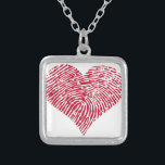 Collier Coeur rouge avec le motif d'empreinte digitale<br><div class="desc">Coeur rouge avec le motif d'empreinte digitale pour la Saint-Valentin,  la carte d'anniversaire,  l'anniversaire,  le fiançailles et le faire-part de mariage.</div>