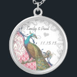 Collier d'anniversaire de Peacock Vintage mariage<br><div class="desc">Mariage Keepsaké Mariage Colliers - pour changer la couleur arrière - plan - cliquez sur personnaliser - cliquez sur modifier - choisissez l'outil dernier dans le menu déroulant et choisissez l'une des couleurs affichées ou entrez votre code hexadécimal rgb pour votre couleur de mariage personnalisée - pour changer la couleur...</div>