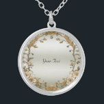 Collier de fleurs blanches dorées<br><div class="desc">Beau collier de fleurs blanches ornées d'or</div>