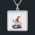 Collier de Noël Patinage cadeau Gnome avec cadeaux<br><div class="desc">Happy Skater Gnome with Gifts and Sparkler - Funny - Joyeux dessin de dessin de dessin de dessin de Noël - Choisissez / Ajouter votre texte unique / Police / Couleur - Faites votre cadeau spécial - Redimensionnez et déplacez ou supprimez et ajoutez des éléments / image avec outil de...</div>