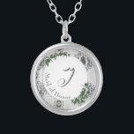 Collier Dentelle blanche et Feuilles Roses Monogramme<br><div class="desc">Le design présente un monogramme en élégant texte argenté affiché au centre contre un support blanc. Arrière - plan présente l'image de dentelle blanche. Les feuilles roses verts sont délicatement positionnés sur les bords.</div>