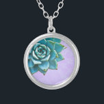 Collier Dentelle succulente de lavande d'aquarelle<br><div class="desc">Ce collier romantique présente un aqua succulent sur un arrière - plan en dentelle de lavande. Si vous planifiez un mariage et y compris des succulents dans vos bouquets,  ceux-ci feraient de jolis colliers de demoiselles d'honneur.</div>