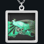 COLLIER ELEGANT PEACOCK DE GREEN AND BLACK<br><div class="desc">Design coloré et élégant avec pierres 3D lumineuses Design graphique numérique par Bulgan Lumini. Partie de la nouvelle collection ARCADIA.</div>