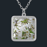 Collier Elégante photo de fleurs florales blanches<br><div class="desc">Elégante photo de fleurs florales blanches</div>