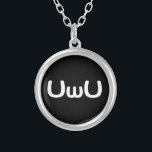 Collier Émoticône heureuse de visage d'Anime d'UwU<br><div class="desc">UwU UwU UwU UwU UwU

Les trotteurs de globe se spécialise dans des images idiosyncratiques du monde entier. Voici que vous trouverez les cartes de voeux,  les cartes postales,  les affiches,  le Mousepads et plus uniques.</div>