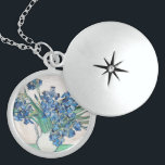 Collier En Argent Blue Irises par Vincent Van Gogh Art<br><div class="desc">Belle peinture d'art de l'iris bleu de Vincent Van Gogh. Visitez notre magasin pour trouver plus de beaux tableaux de Van Gogh.</div>