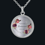 Collier En Argent Bridesmaid argent florales bordeaux nom<br><div class="desc">Un cadeau à la mode bohème pour la Bridesmaid. Décoré de roses de couleur aquarelle en bordeaux et rose. Elégant faux arrière - plan argenté. Un cadre géométrique en faux argent. Avec le texte : Bridesmaid écrit avec un script de style écrit à la main. Modèle pour le nom de...</div>