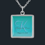 Collier En Argent Chic Unique Monogramme Turquoise<br><div class="desc">Eau bleu turquoise comme des couleurs.</div>