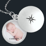 Collier En Argent Personnalisé Baby boy Nom photo Personnalisé<br><div class="desc">Parfait pour la nouvelle mère,  customisez ce casier avec la photo et le nom de son nouveau-né. Un beau cadeau de fête de la mère ou de son anniversaire. Un gardien chéri de son fils.</div>