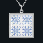 Collier En Argent Simple Azulejo<br><div class="desc">Ce collier contemporain bleu & blanc azulejo (tuile portugaise) ravira vos papilles !</div>