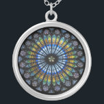 Collier Fenêtre en verre tendu de la cathédrale Vintage<br><div class="desc">Vitrine Rose de la cathédrale de Strasbourg,  cathédrale catholique romaine de Strasbourg,  Alsace,  France.Un grand cadeau catholique et chrétien pour Lui ou Lui ainsi qu’un souvenir de voyage pour vous-même et pour votre famille et vos amis.</div>