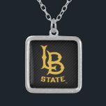 Collier Fibres de carbone d'État de Long Beach<br><div class="desc">Regardez ces dessins de la California State University Long Beach ! Montrez votre California State Pride avec ces nouveaux produits University. Ils font les cadeaux parfaits pour les étudiants, les anciens élèves, la famille, les amis ou les fans de Long Beach dans votre vie. Tous ces produits Zazzle sont personnalisables...</div>