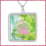 Collier Flamant rose et palmes rose et vert tropicale<br><div class="desc">Superbes couleurs de Floride sur un arrière - plan abstrait avec flamant et palmiers. Couleurs bleues,  vertes et roses saumons. Ajoutez votre nom pour personnaliser.</div>