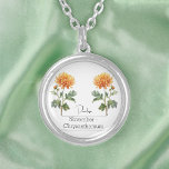 Collier Fleur du mois de naissance novembre Chrysanthème<br><div class="desc">Fleur du mois de naissance Novembre Chrysanthemum collier avec une illustration d'une fleur Chrysanthemum. Sous la fleur, le nom est écrit dans une police de script élégante. Sous le nom, il indique "Novembre - Chrysanthemum" indiquant que le mois de naissance du propriétaire est Novembre et sa fleur de naissance est...</div>