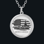 Collier *~* Forêt AP40 Pins de Cerfs Drapeau Américain mod<br><div class="desc">(recherchez AP27 pour un design similaire sur divers produits ou AP40 pour bijoux avec intention (r)) Énergétiquement amélioré avec patriote patriotique design. (Le design peut être transféré à d'autres produits Zazzle) Rejoignez si vous avez besoin d'aide. * États-Unis Forest Deer Pines Modern American Drapeau en noir et blanc. Le texte...</div>