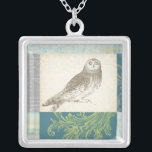 Collier Grey Owl sur Arrière - plan Motif<br><div class="desc">Vous sentez l'art ? Obtenez ce dessin contemporain d'un hibou gris sur un arrière - plan inspiré par le collage. L'arrière - plan est colorée et présente des tons bleu,  gris et vert. Cette carte d'art égayera tout salon,  salle de bain ou chambre.</div>