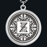 Collier Initiale noire et blanche Z décorée d'un<br><div class="desc">Montrez votre fierté dans vos initiales portant un pendentif de lettre de monogramme. La conception argentée élégante d'initiale de monogramme des pendentifs à la mode de bijoux créés exclusivement ajoutera un regard à la mode à votre vêtement. Les pendentifs uniques et élégants de monogramme font également un cadeau mémorable pour...</div>