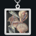 Collier Les trésors de la mer<br><div class="desc">Cet imprimé d'art présente les plus belles choses de la nature dans l'océan. Retrouvez tous les types de vie marine dans cette image, y compris un coquillage de coquillages, des dollars de sable et des récifs enterrés au fond de la mer. Cette collection d'art est un must dans vos prochains...</div>