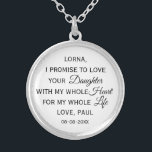 Collier Mère de la mariée Mariage cadeau de Groom<br><div class="desc">Beau et classique cadeau pour la Mère de la BRIDE de Groom personnalisé avec le nom de la Mère de la Mariée,  le nom de Groom,  et la date mariage</div>