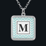 Collier Monogramme<br><div class="desc">Monogramme motif des vagues Chevron Bleu et Blanc avec votre initiale</div>