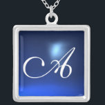 Collier Monogramme Blue Sapphire Gem<br><div class="desc">Design élégant et unique avec pierres précieuses. Modélisation et rendu en 3D Studio Max par Bulgan Lumini .Part de la série Hyper Talismans.</div>