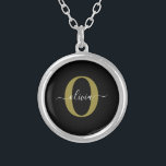 Collier Monogramme personnalisé Nom du script Black White<br><div class="desc">Ce monogramme élégant et design de nom de script peut être offert en cadeau pour un anniversaire, mariage, douche nuptiale, anniversaire, fête des mères ou toute occasion. Il peut être personnalisé avec l'initiale et le nom de la personne. Vous pouvez modifier la police, la couleur de police, la taille de...</div>