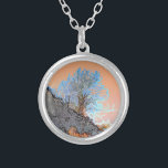 COLLIER MONTAGNE ABSTRAITE<br><div class="desc">Un design artistique abstrait d'un arbre de montagne solitaire.</div>