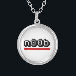 Collier n00b<br><div class="desc">newbie Globe Trotters se spécialise dans l'imagerie idiosyncratique du monde entier. Vous y trouverez des Cartes de Voeux, Cartes Postales, Posters, Mousepads et plus encore.</div>