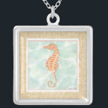 Collier Ocean Orange Seahorse<br><div class="desc">Avez-vous déjà vu un cheval de mer de près ? Eh bien maintenant vous obtenez cette grande oeuvre d'art de Chariklia Zarris pour ajouter à votre amour de la collection de chevaux de mer. Zarris crée quelques-unes des meilleures oeuvres d'art de la vie marine qui vous permettra de vous détendre...</div>