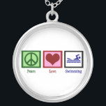 Collier Peace Love Swimming<br><div class="desc">Un signe de paix,  un coeur,  et une personne qui aime nager.</div>