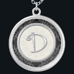 Collier pendant initial argenté personnalisé : : D<br><div class="desc">Montrez votre fierté dans vos initiales portant un pendentif de lettre de monogramme. La conception argentée élégante d'initiale de monogramme des pendentifs à la mode de bijoux créés exclusivement ajoutera un regard à la mode à votre vêtement. Le pendentif argenté initial fait également un cadeau mémorable pour n'importe quelle occasion...</div>