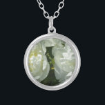 Collier Peonies blanches<br><div class="desc">peoné blanc classique - photo de H Cooper</div>