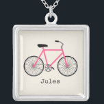 Collier personnalisé par bicyclette de roses<br><div class="desc">Un pendentif comportant une illustration d'une rose indien vont à vélo.  Personnalisez avec votre nom sous le vélo.</div>