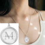 Collier Personnaliser le nom initial du monogramme<br><div class="desc">Personnalisez ce Monogramme Nom initial Collier plaqué argent. Modifiez-le pour ajouter une couleur arrière - plan,  modifier la police ou la couleur du texte ou ajouter une photo ou une illustration. Contactez Sandy à l'adresse admin@giftsyoutreasure.com</div>