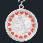 Collier photo personnalisé | Ajouter votre image<br><div class="desc">Collier photo personnalisé avec coeur rouge en cercle rond | Ajouter une image. Design personnalisable avec votre image. Idée cadeau d'amour pour les femmes comme la femme petite amie etc. Design personnalisé.</div>