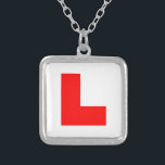 Collier Pilote de l'Apprentissage à l'assiette / Bachelore<br><div class="desc">Sympathique Novelty L-Plate L-Plate Conducteur Appreneur Signé / Bachelorette Hen Night Party.

Globe Trotters se spécialise dans l'imagerie idiosyncratique du monde entier. Vous y trouverez des cartes de voeux,  des cartes postales,  des affiches,  des mousepads et plus encore.</div>