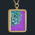 Collier Plaqué Or Aquarelle Succulente dentelle pourpre<br><div class="desc">Ce collier romantique présente un aqua succulent sur un arrière - plan en dentelle violette. Si vous planifiez un mariage et y compris des succulents dans vos bouquets,  ceux-ci feraient de jolis colliers de demoiselles d'honneur.</div>