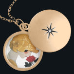 COLLIER PLAQUÉ OR DAME AVEC ROSE ROUGE<br><div class="desc">Illustration de haute couture Art Déco française,  dynamique et classe. Portrait d'une belle jeune femme portant un casquette doré avec fleur,  noir blanc,  jaune,  couleurs grises .Cool,  design moderne et artistique.</div>