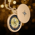 Collier Plaqué Or Élégant 50e anniversaire de Mariage d'or<br><div class="desc">Célébrez le 50e anniversaire de mariage avec ce lieu commémoratif! Un élégant lettrage noir et blanc avec des confettis hexagonaux sur un arrière - plan de feuille d'or ajoute une touche mémorable pour cette occasion spéciale et un jalon extraordinaire. Customisez avec les initiales du couple, un message spécial et les...</div>