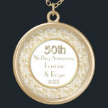 Collier Plaqué Or Gold Floral Elegance 50e anniversaire Mariage<br><div class="desc">Magnifique collier or et blanc cinquantième Mariage Anniversaire avec dentelle florale en or détaillé sur la bordure blanche et centre blanc avec accent cercle or. Customisez les noms et le texte de la date avec vos informations. Correspondance d'invitations Anniversaires,  ornement et plus dans mon magasin.</div>