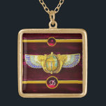 COLLIER PLAQUÉ OR SCARABE À FEU ÉGYPTIENNE ANTIQUE /BOÎTE À DENRÉES<br><div class="desc">Bijoux élégante en émail d'or égyptien avec de grandes ailes et deux maïs doré en arrière - plan bordeaux rouge. . Développement graphique numérique par Bulgan Lumini</div>
