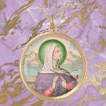 Collier Plaqué Or St. Monica of Tagaste (SAU 047; détail)<br><div class="desc">Elle a été mariée à un païen violent et philanthrope et a élevé trois enfants - deux garçons et une fille - à la sainteté. Saint Monica de Tagaste dans la province romaine de Numidia (aujourd'hui Souk Ahras, Algérie) est l'enfant emblématique de la chrétienne mariée et qui souffre depuis longtemps...</div>