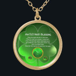 Collier Plaqué Or Une Vielle Bénédiction Irlandaise<br><div class="desc">Joyau celtique élégant, unique en or avec une pierre émeraude et entrée shamrock avec une ancienne prière irlandaise à l'intérieur pour la Saint Paddy's Day (, St. Patty ). Pierres 3D vibrantes et design très précis, modélisation et rendu 3D par Bulgan Lumini (c).Partie de la série Hyper Talismans. .Un design...</div>
