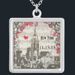 Collier pour l'anniversaire de New York Vintage ma<br><div class="desc">Éclairage Invitations de mariage - Programmes correspondants, Menus, Cartes de siège, Insertion de cartes et plus Bordures de Damas Noir Invitations de mariage, RSVP Cartes de réponse et Menu - Vous choisissez Papier Cartes de Damas Noir Frontières Mariage Menu Noir Damas Swirl Invitations de mariage -Enregistrer la date - Cartes...</div>