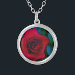 Collier Roses rouges aux tons bleus<br><div class="desc">Roses rouges aux tons bleus Rose rouge Jolie rose rouge arrière - plan lu pour tumulter avec vous texte. Idéal pour tout amoureux rose. Photo de Sandy Closs,  prise au lac Arrowhead. "rose rouge""roses rouges""rose rose""roses roses""mariages""cadeau d'amour""fleur rouge""fleurs rouges""fleurs rouges" rouge bleu rose "cadeaux aux roses"</div>