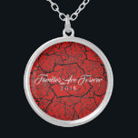 Collier Rouge Noir Roses-Familles Sont Pour Toujou<br><div class="desc">Collier montré en Plaque d'argent avec un imprimé noir multi-rose sur un arrière - plan rouge et texte de "Familles sont pour toujours 2018" dans le script fantaisie de Blanc. Customisez ce collier et choisissez votre style ou changez de couleur. Ou achetez comme prévu.</div>