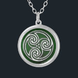Collier vert irlandais de Triskelion de noeud<br><div class="desc">Collier vert irlandais de Triskelion de noeud celtique. Un beau collier orienté celtique ou irlandais comportant un arrière - plan et un celtic verts nouent le triskelion au centre. Un grand morceau de bijoux irlandais pour toute femme ou homme. Fait un grand cadeau de demoiselle d'honneur pour votre mariage gaélique...</div>
