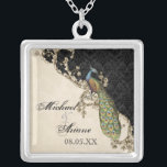 Collier vintage de paon et de jeune mariée gravure<br><div class="desc">Cette conception vintage élégante de paon, de damassé et gravure à l'eau-forte est décrite sur un éventail de produits de mariage comprenant des invitations. Ce collier de souvenir d'argent sterling est parfait pour un cadeau nuptiale de douche pour la jeune mariée, pour les cadeaux des demoiselles d'honneur des bijoux pour...</div>